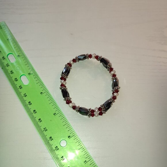 Blood Deep Red Beads White Pearls Magnetic Bracelet Adjustable Size Vintage - Picture 3 of 4